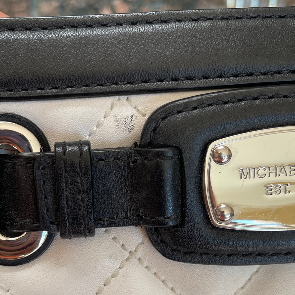 Michael Kors Hamilton Black and White Quilted Women's Crossbody Bag - Picture 6 of 16
